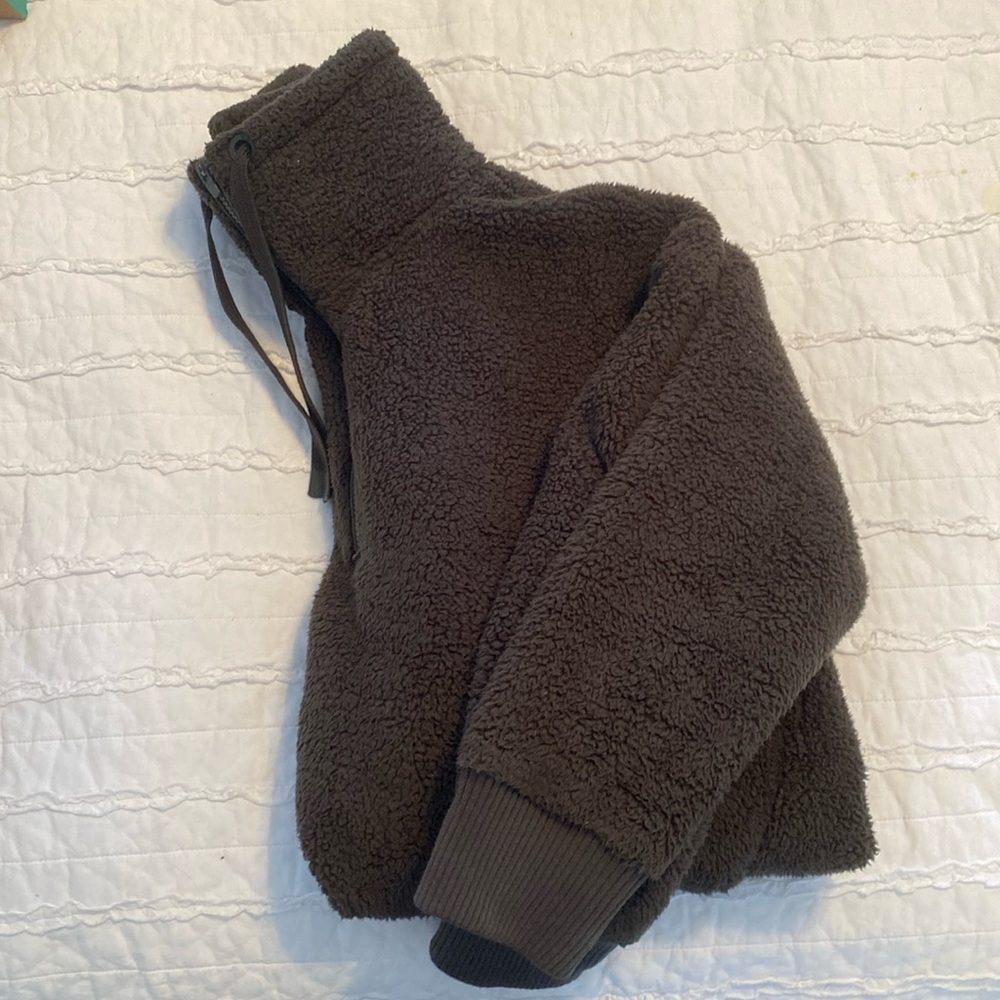 ATHLETA Sherpa sweatshirt - Size Large - Olive Green